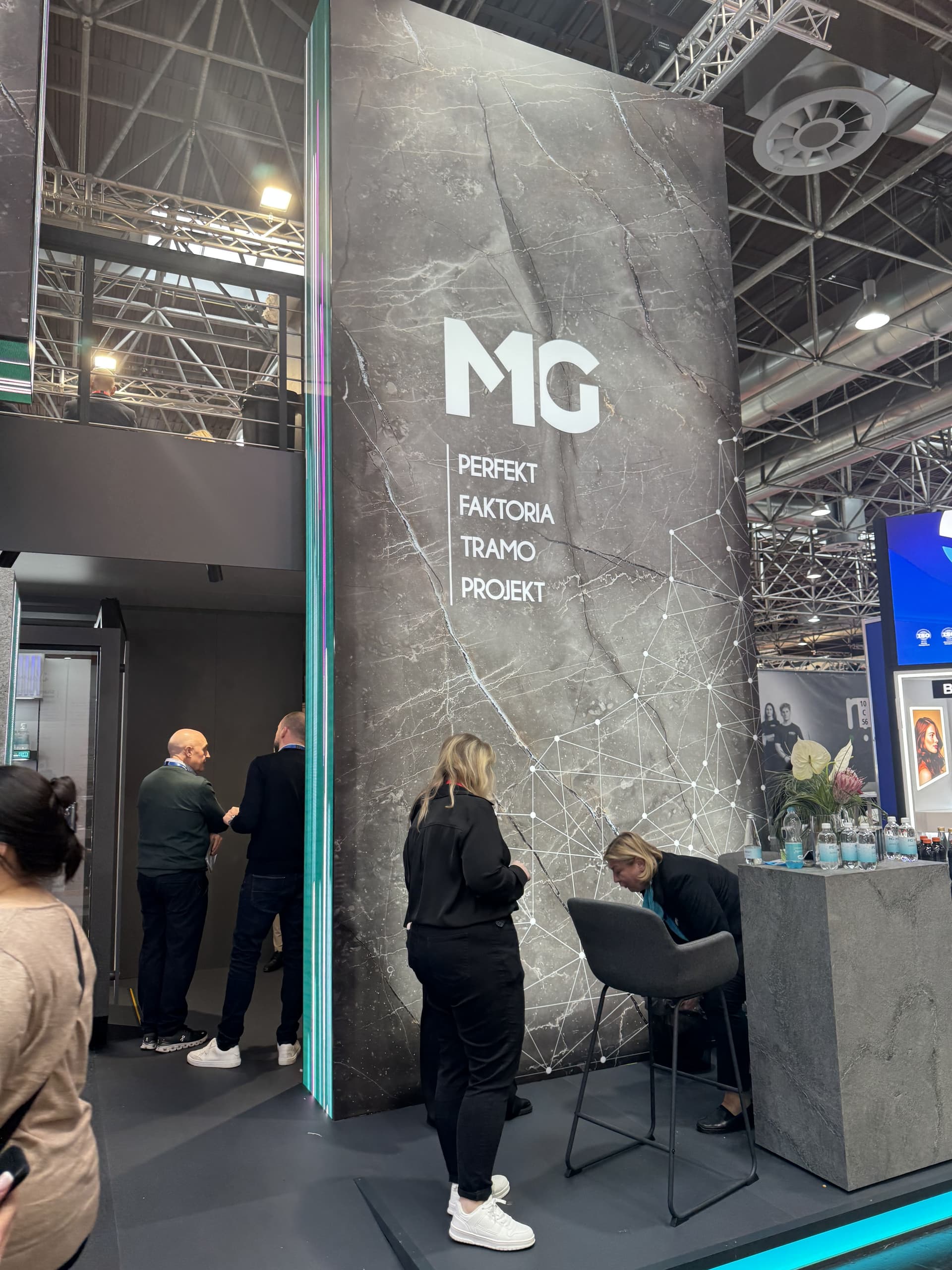 MG Perfekt in-shelf camera system for inventory monitoring