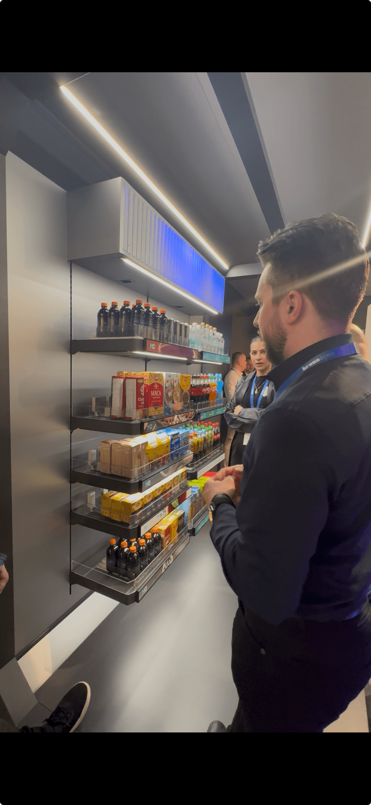 Close-up of MG Perfekt shelf-integrated camera