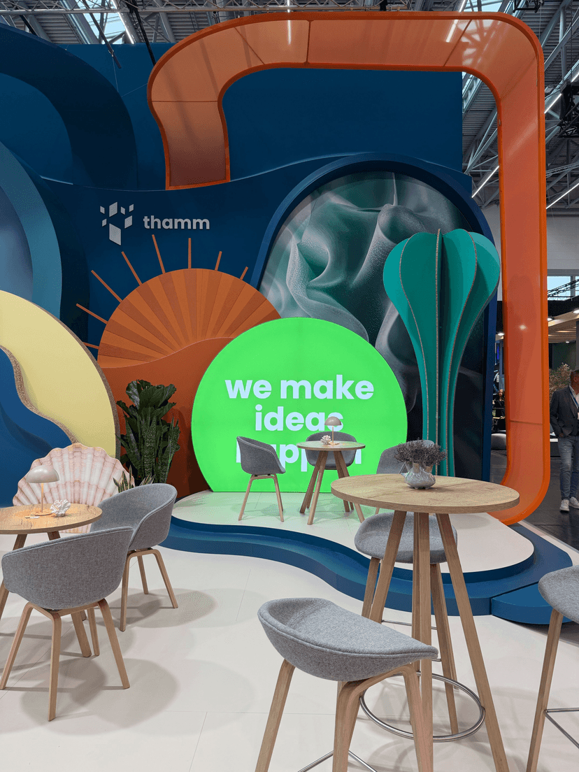 Bold color moments in booth design