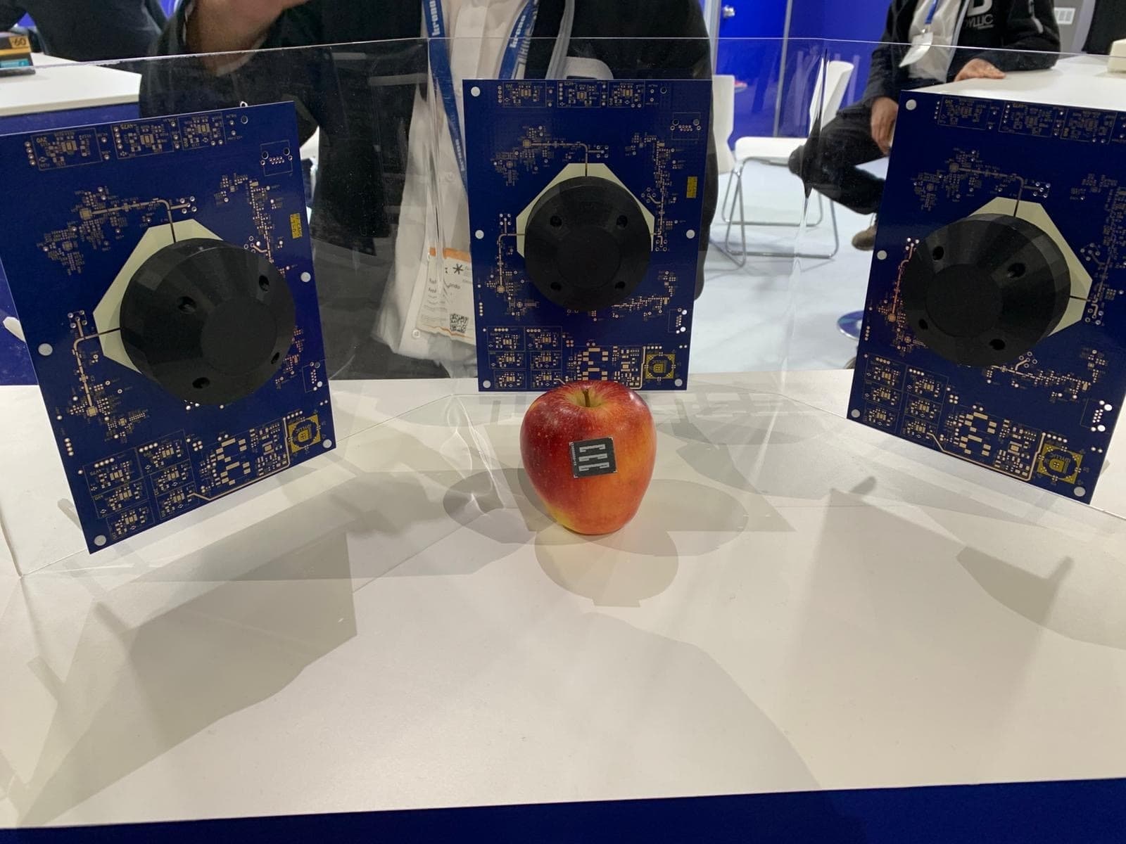 Battery-free barcode chip tags on display at EuroShop
