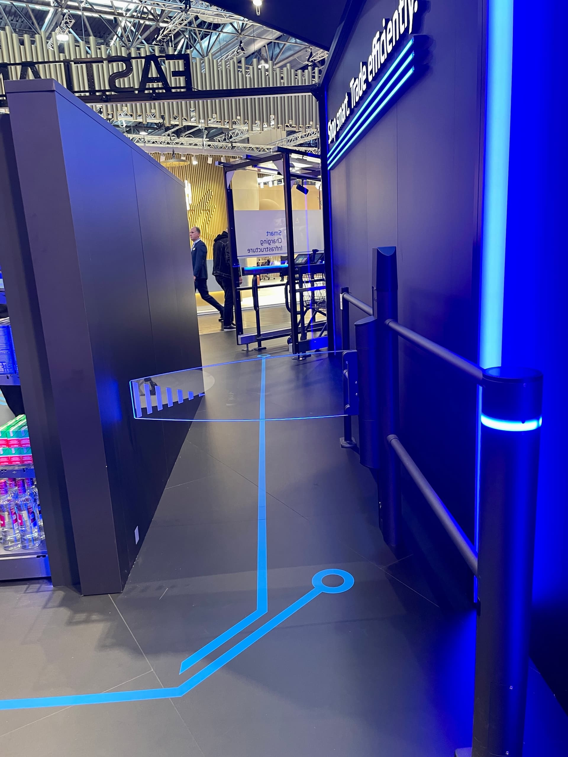 Automate PushOut-Check smart entrance gate system