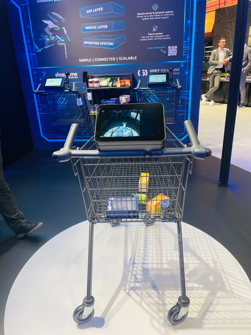 Smart cart with integrated product scanning display